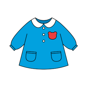 くまのワンポイントがついたかわいい子ども用スモックのイラスト。シンプルで簡単に使える背景透過素材